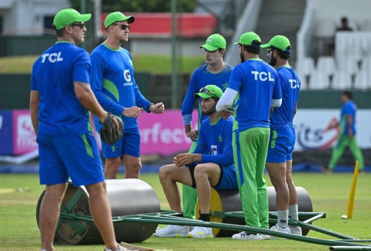 Shocking Exit: Pakistan's Bowling Coach Quits After World Cup!